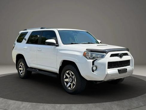 Used 2018 Toyota 4Runner TRD Off-Road AWD/4WD image 3