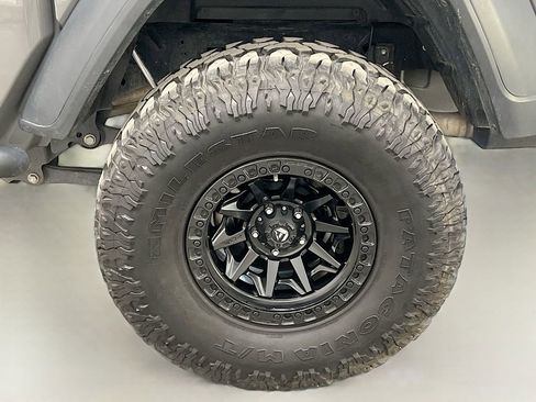 Used 2021 Jeep Gladiator Sport w/ Trailer Tow Package image 36