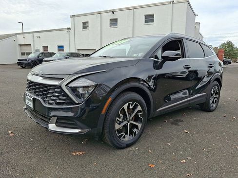 Certified 2023 Kia Sportage EX image 3