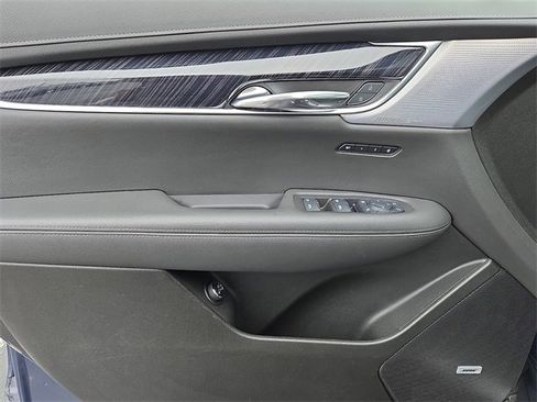 Used 2025 Cadillac XT6 Premium Luxury image 15