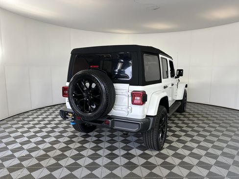 Used 2022 Jeep Wrangler Unlimited Sahara w/ Cold Weather Group image 10