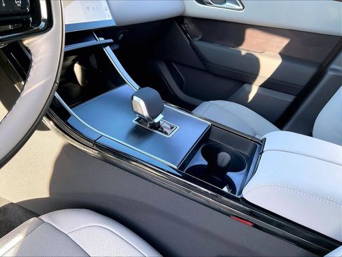 New 2026 Land Rover Range Rover Velar Dynamic SE image 10