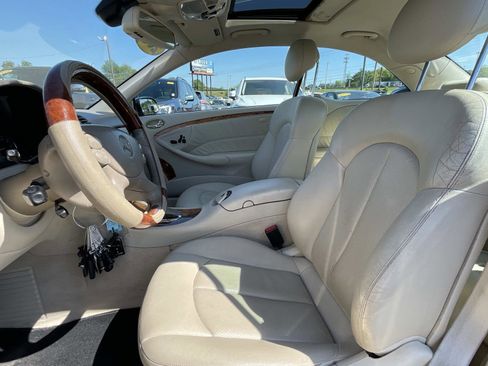 Used 2005 Mercedes-Benz CLK 320 Coupe image 16
