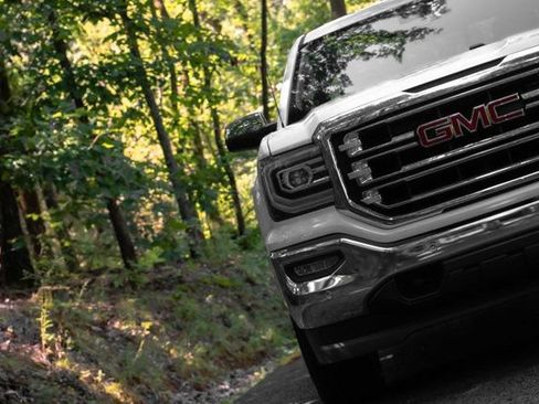 Used 2018 GMC Sierra 1500 SLT AWD/4WD image 3