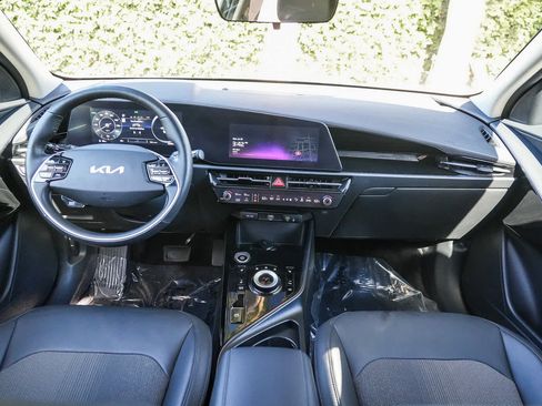 Used 2023 Kia Niro Wind w/ Wind Preserve Package FWD image 12