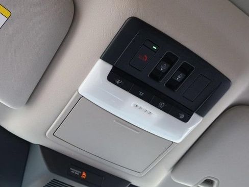Certified 2025 Nissan Pathfinder SV w/ SV Premium Package FWD image 20