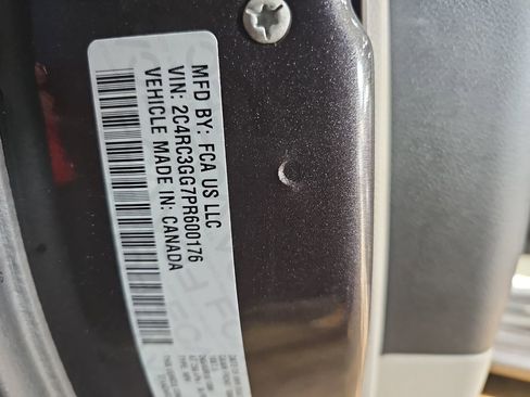 Used 2023 Chrysler Pacifica Limited w/ Uconnect Theater Family Group image 42