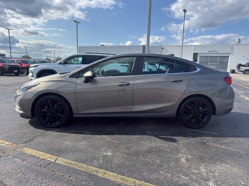 Certified 2018 Chevrolet Cruze LT w/ Convenience Package FWD image 6