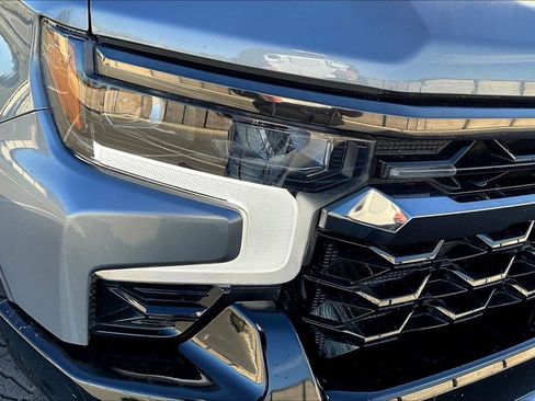 Used 2024 Chevrolet Silverado 1500 ZR2 w/ Technology Package AWD/4WD image 23