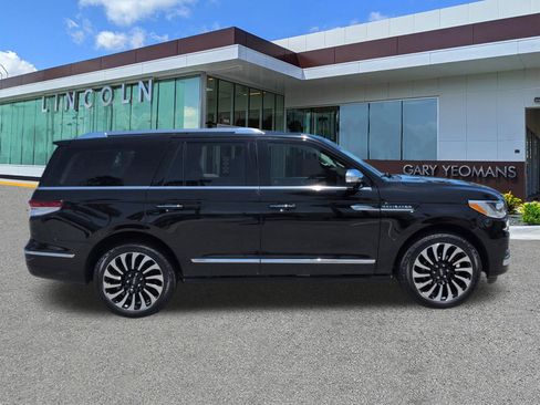 Certified 2023 Lincoln Navigator Black Label AWD/4WD image 3