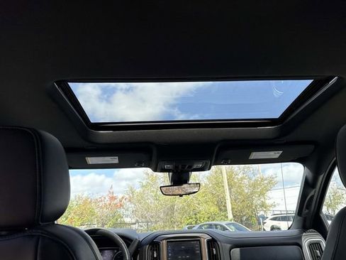 Used 2021 Chevrolet Silverado 1500 High Country w/ Technology Package image 32