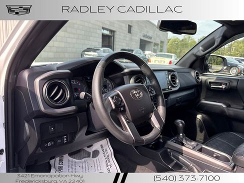 Used 2022 Toyota Tacoma TRD Off-Road image 14