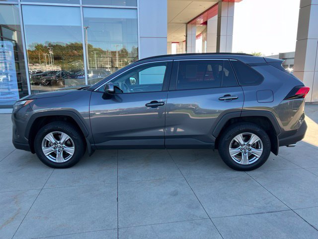 Used 2022 Toyota RAV4 XLE w/ Convenience Package AWD/4WD image 4