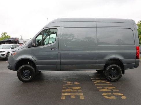 Used 2023 Mercedes-Benz Sprinter 2500 image 2