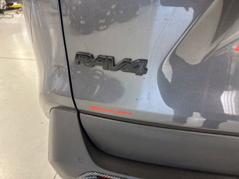 Used 2021 Toyota RAV4 XLE w/ Convenience Package AWD/4WD image 11