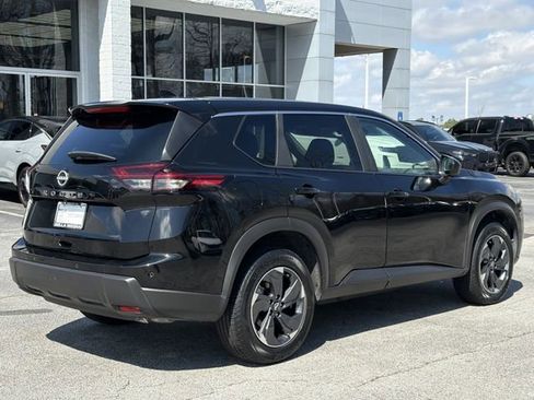 Certified 2025 Nissan Rogue SV image 28