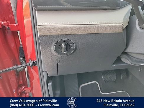Certified 2023 Volkswagen Taos SEL image 39