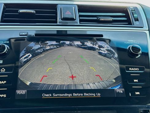 Used 2019 Subaru Outback 2.5i Touring w/ Popular Package #3A AWD/4WD image 16