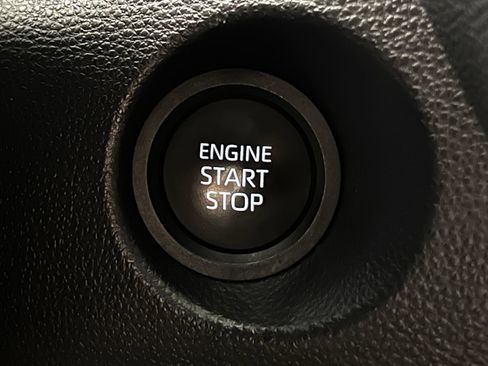 Used 2026 Toyota Corolla Cross LE FWD image 19