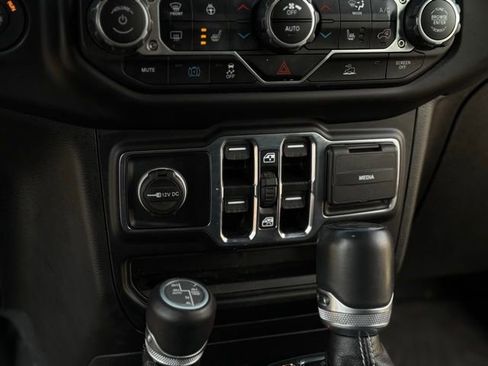 Used 2022 Jeep Wrangler Unlimited Sahara w/ Cold Weather Group image 20