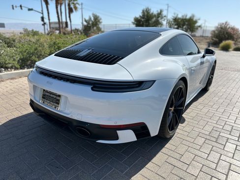 Used 2021 Porsche 911 Carrera RWD image 18