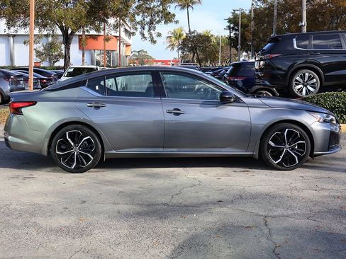 Used 2023 Nissan Altima 2.5 SR image 15