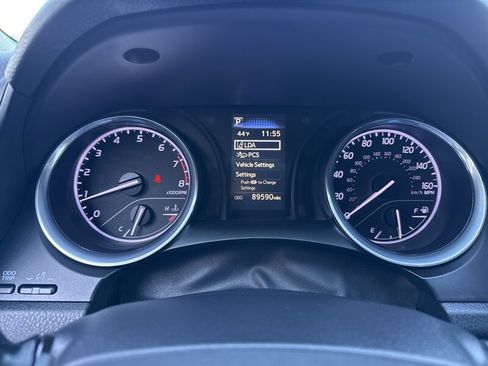 Used 2020 Toyota Camry LE w/ Carpet Mat Package image 35