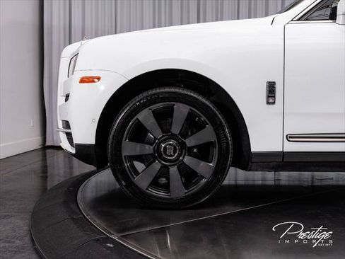 Used 2022 Rolls-Royce Cullinan AWD/4WD image 8