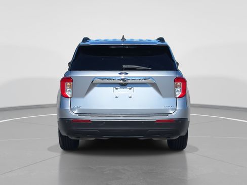 Used 2021 Ford Explorer XLT image 6