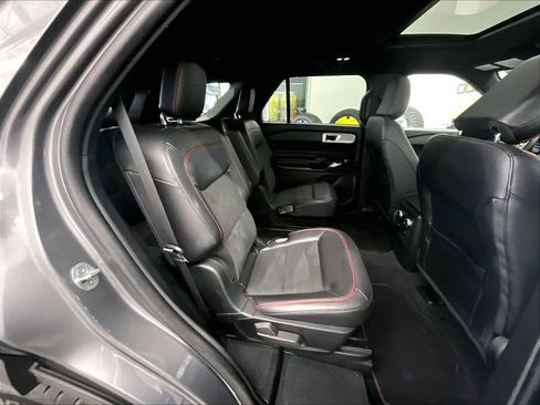 Used 2023 Ford Explorer ST-Line w/ Class IV Trailer Tow Package image 16