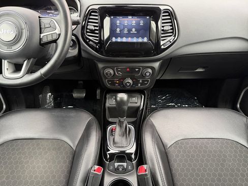 Used 2019 Jeep Compass Latitude FWD image 26