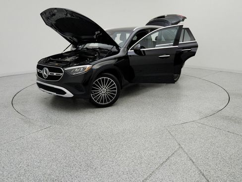 Certified 2026 Mercedes-Benz GLC 300 image 9