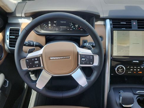 New 2026 Land Rover Discovery Limited Edition AWD/4WD image 16