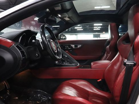 Used 2016 Jaguar F-TYPE R image 10