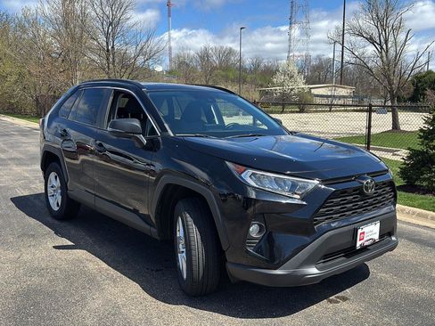 Used 2020 Toyota RAV4 XLE w/ Convenience Package image 22