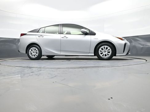 Certified 2022 Toyota Prius LE image 27