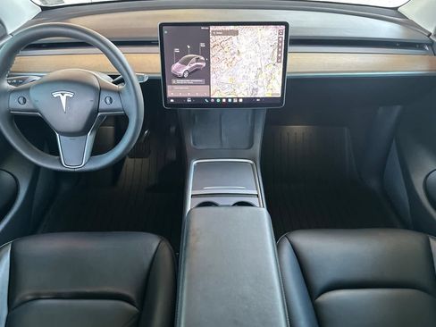 Used 2021 Tesla Model Y Long Range AWD/4WD image 3