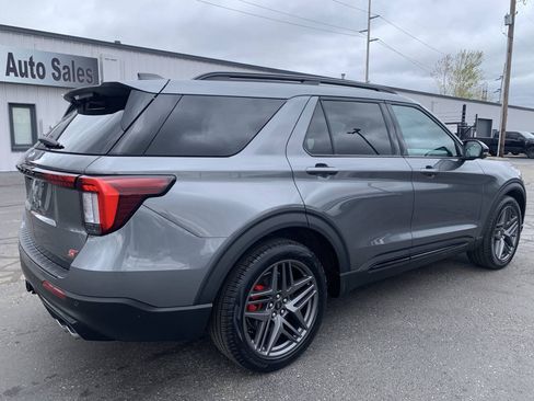 Used 2025 Ford Explorer ST AWD/4WD image 13
