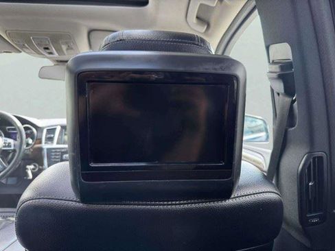 Used 2014 Mercedes-Benz GL 450 4MATIC image 41