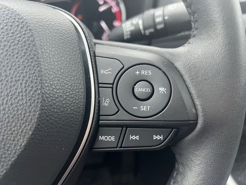 Used 2023 Toyota RAV4 XLE Premium image 19