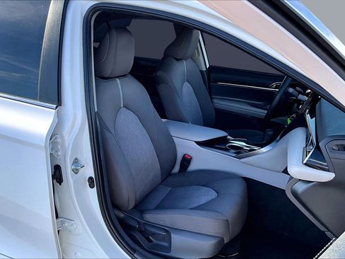 Used 2021 Toyota Camry LE w/ Carpet Mat Package (TMS) image 6