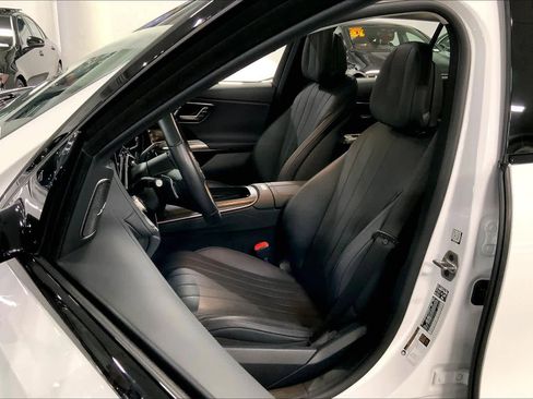 Used 2025 Mercedes-Benz E 450 4MATIC All-Terrain Wagon image 8