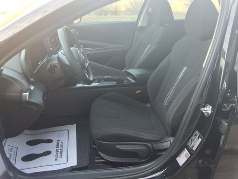 Used 2023 Hyundai Elantra SEL image 26