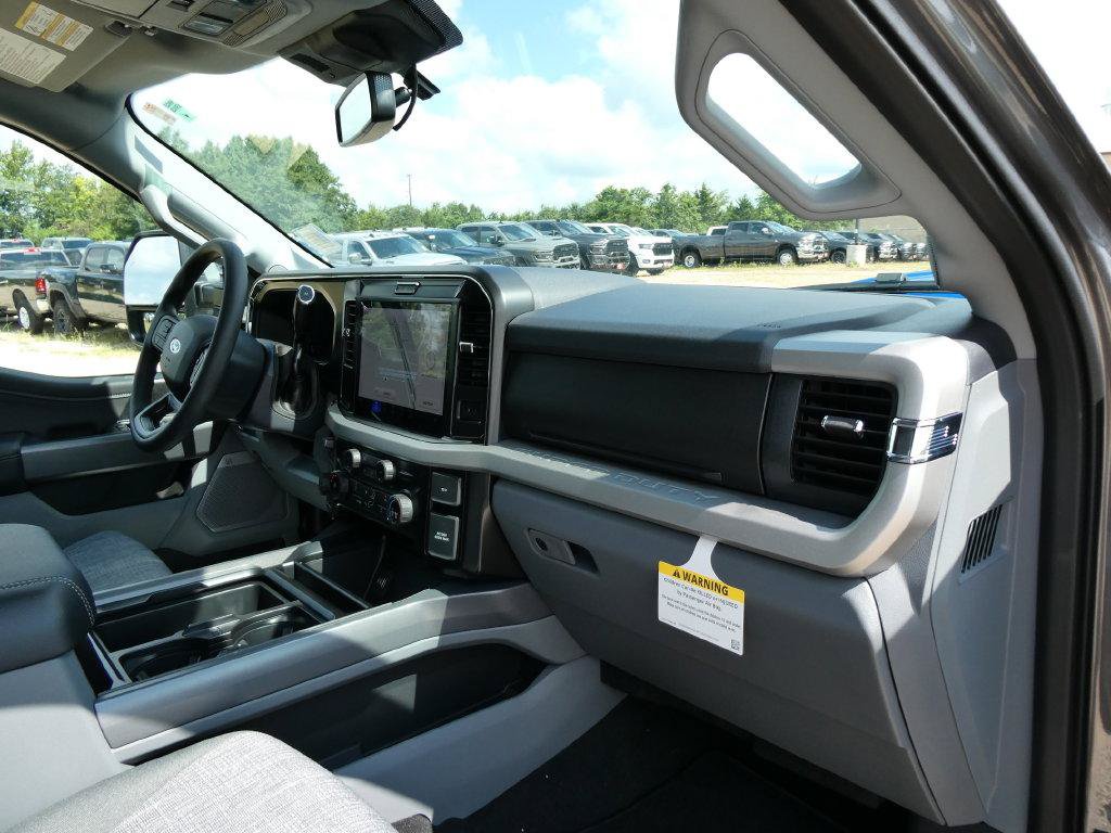 New 2026 Ford F250 XLT w/ XLT Premium Package AWD/4WD image 13