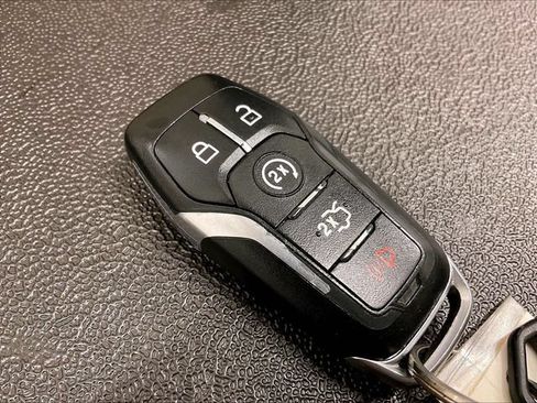 Used 2016 Ford Explorer XLT w/ Equipment Group 201A AWD/4WD image 10