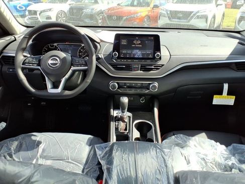 New 2025 Nissan Altima 2.5 SR image 5