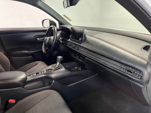 Used 2025 Honda HR-V Sport image 11