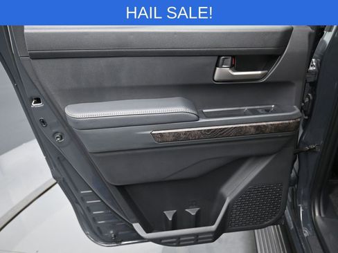 Used 2024 Toyota Tacoma Limited w/ Limited Package (LT) image 31