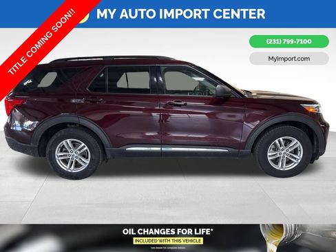 Used 2022 Ford Explorer XLT w/ Equipment Group 202A image 8