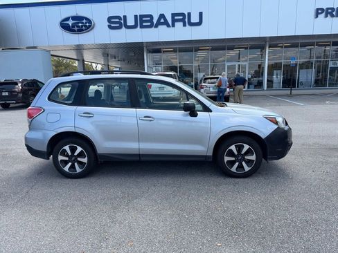 Used 2018 Subaru Forester 2.5i w/ Alloy Wheel Package image 2